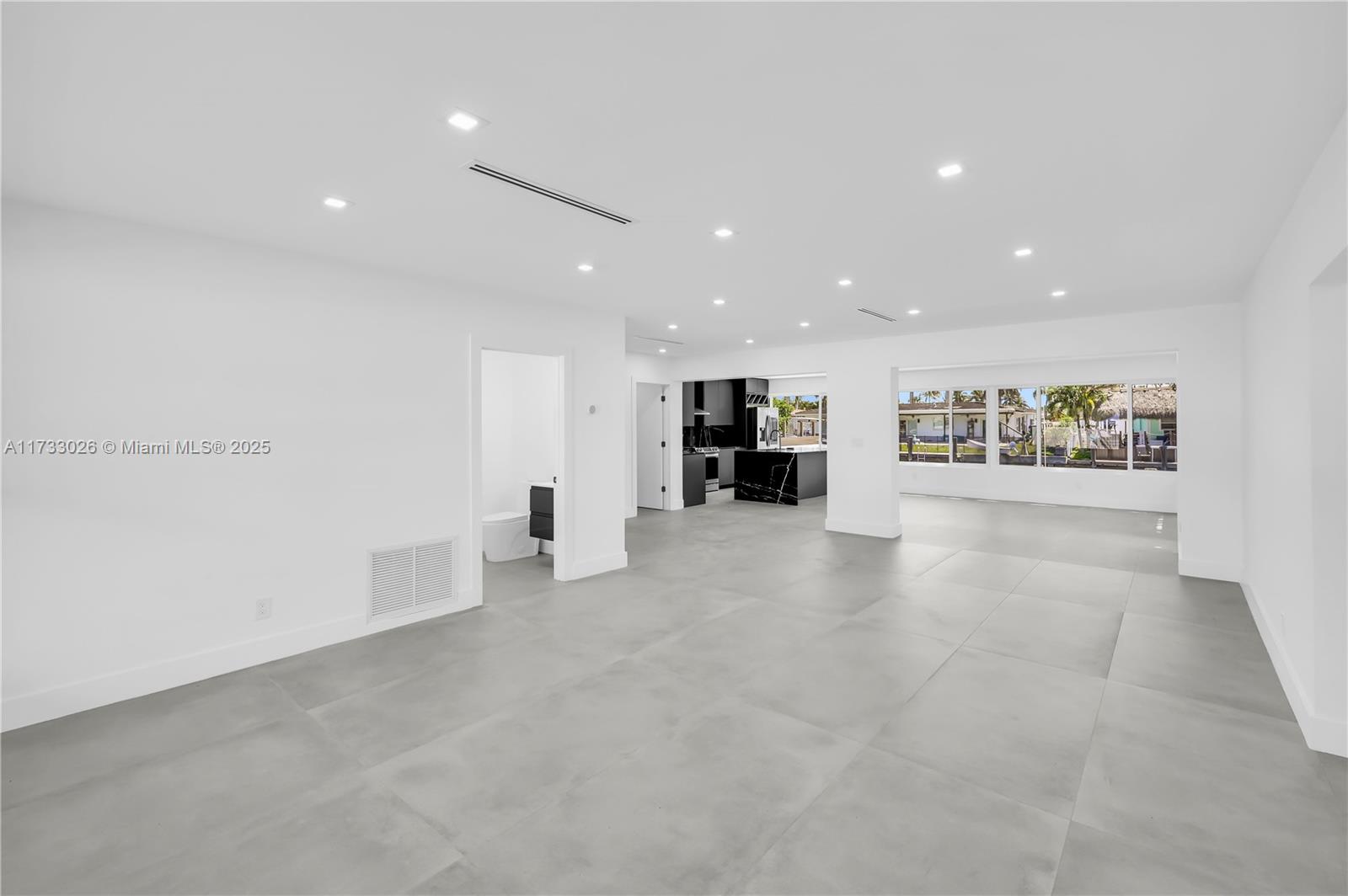 660 SE 4th Ave