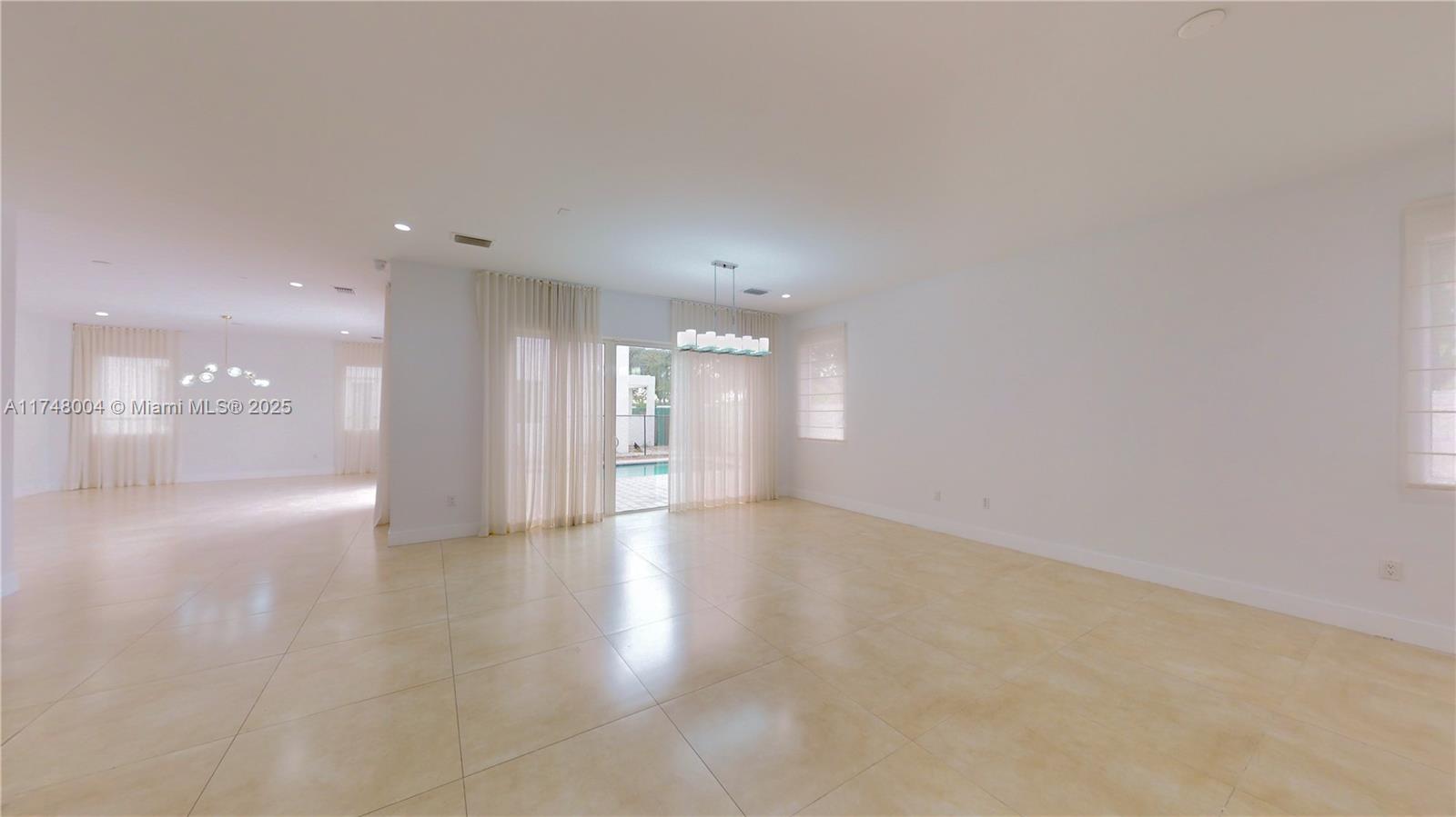 9980 NW 74th Ter