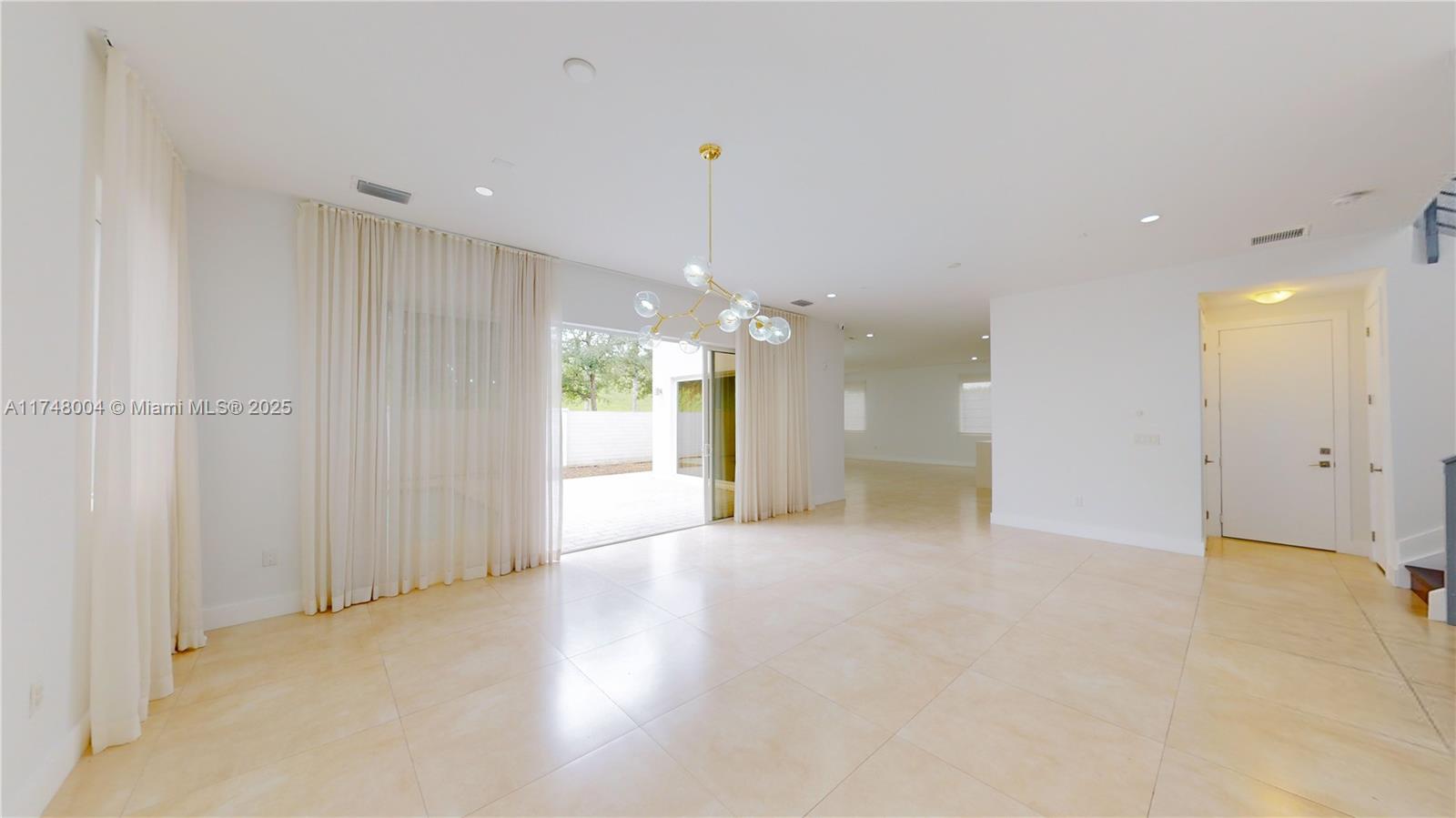 9980 NW 74th Ter