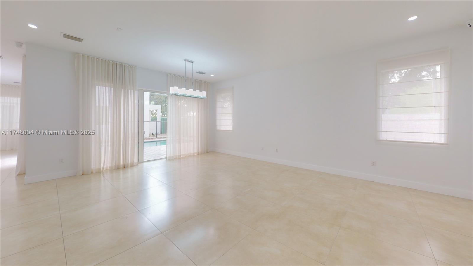 9980 NW 74th Ter