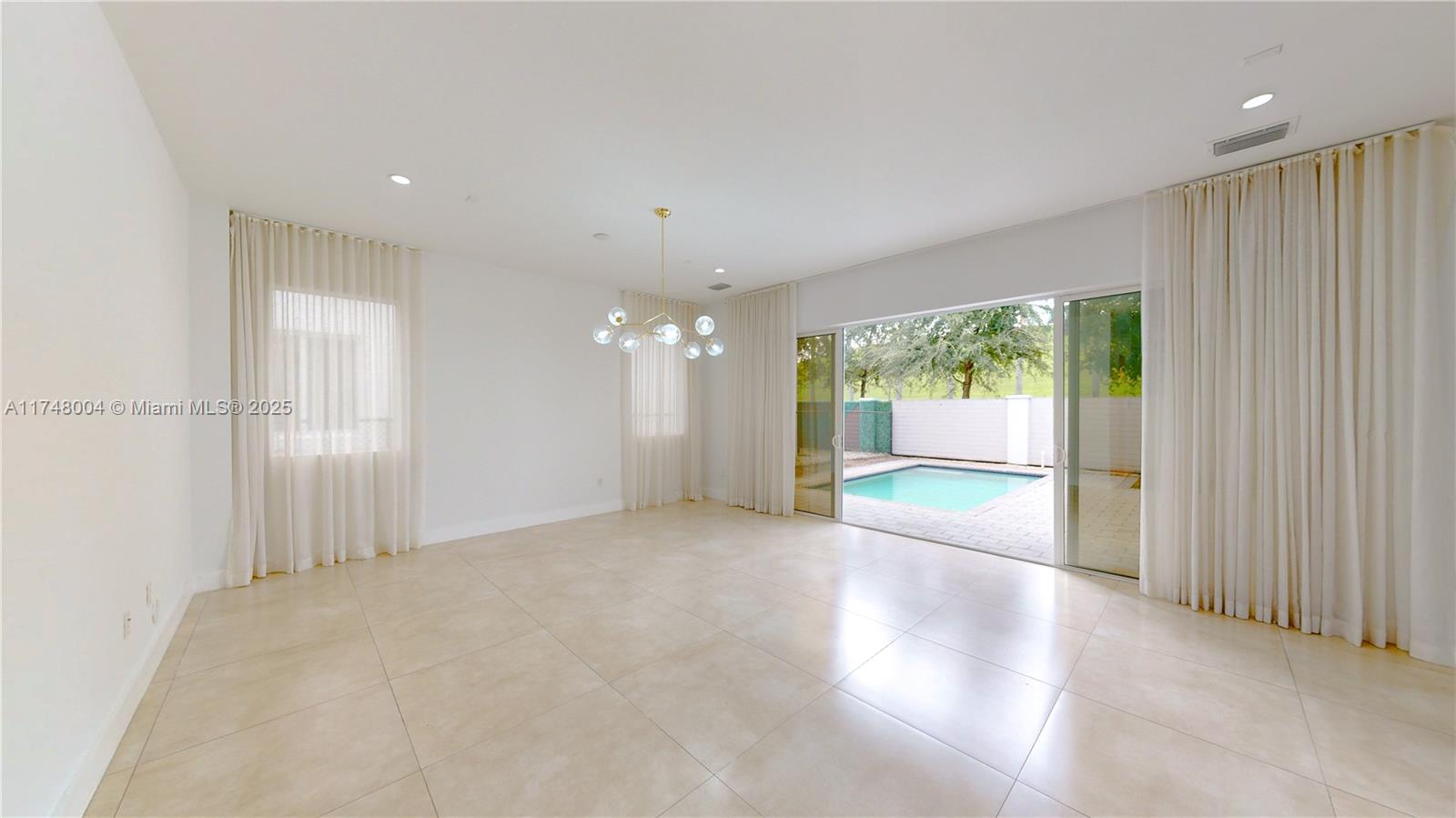 9980 NW 74th Ter