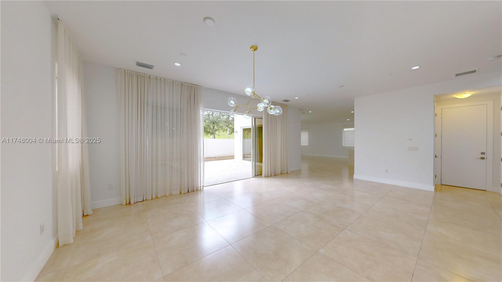 9980 NW 74th Ter