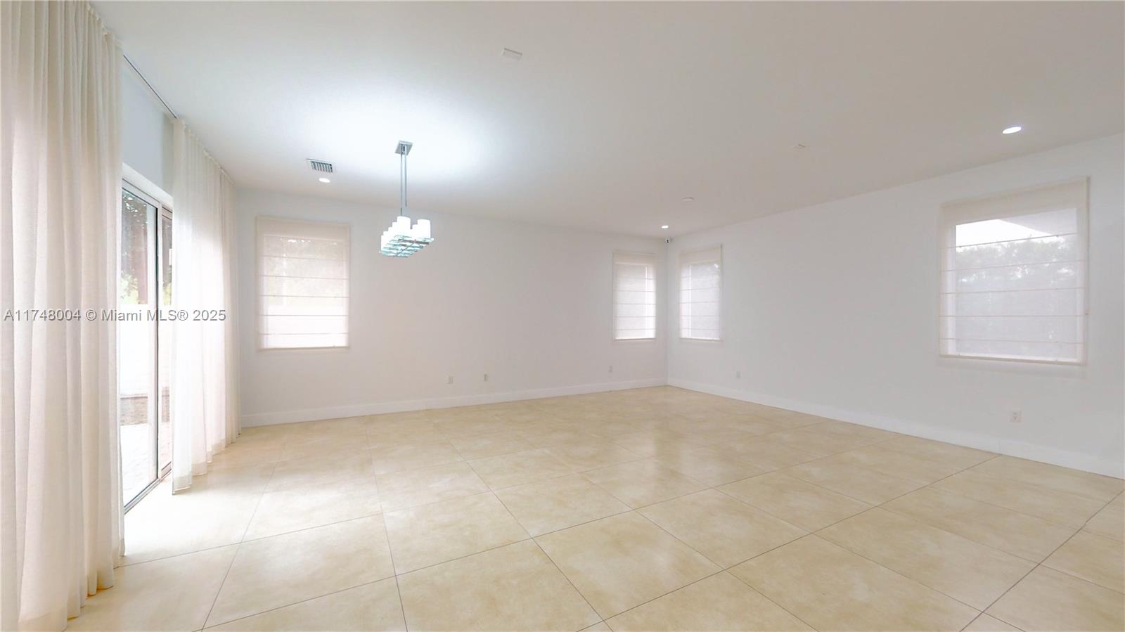 9980 NW 74th Ter