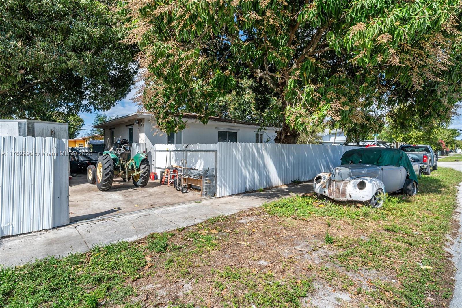 1000 NW 114th St