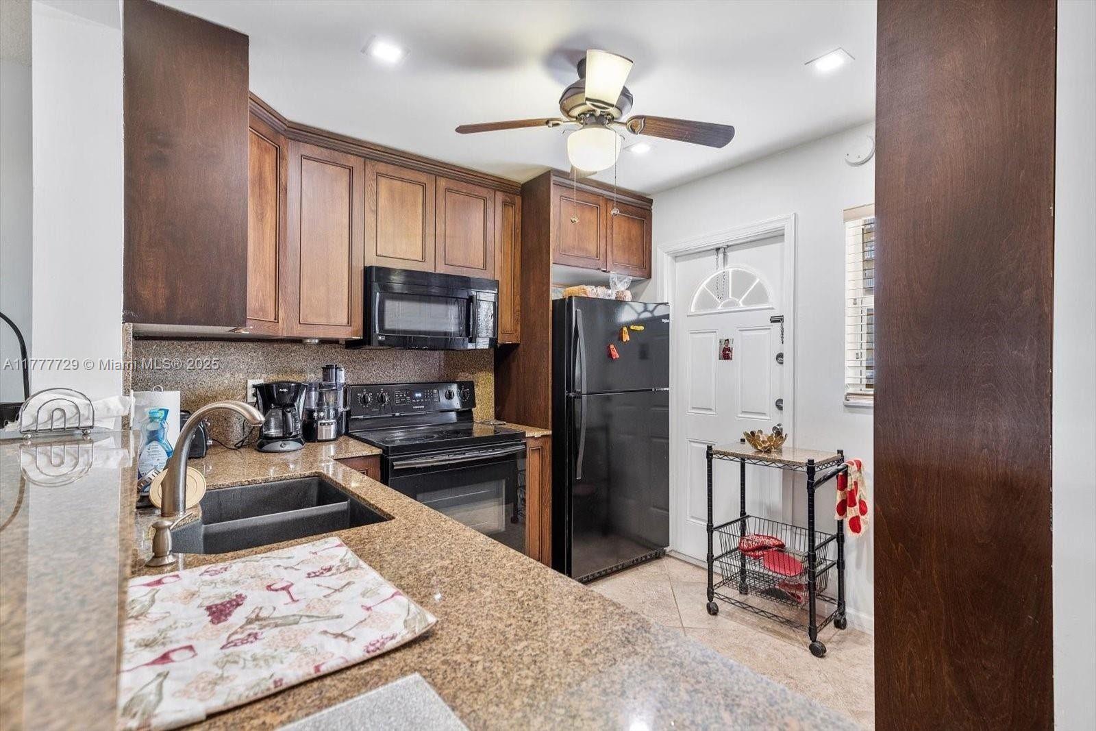 609 NE 14th Ave # 105