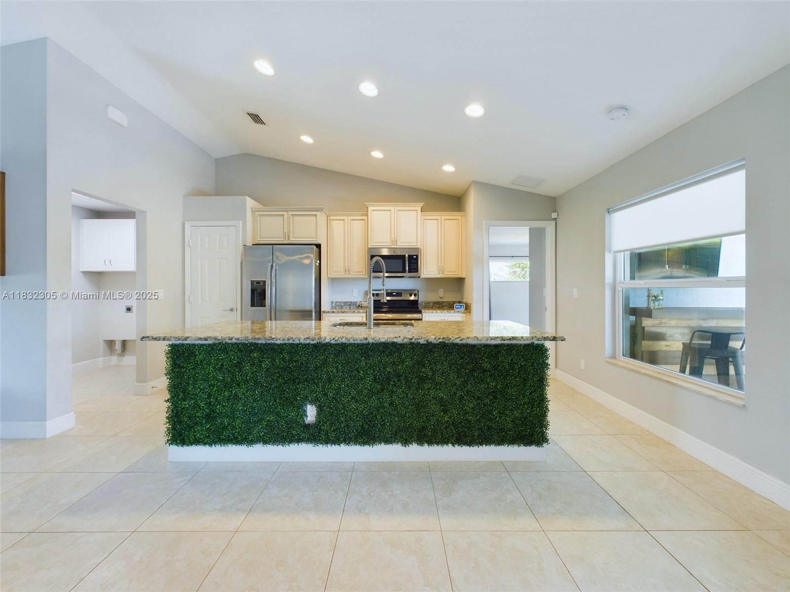 1557 SW Aledo Ln # 1557, Port St. Lucie Unit: 1557