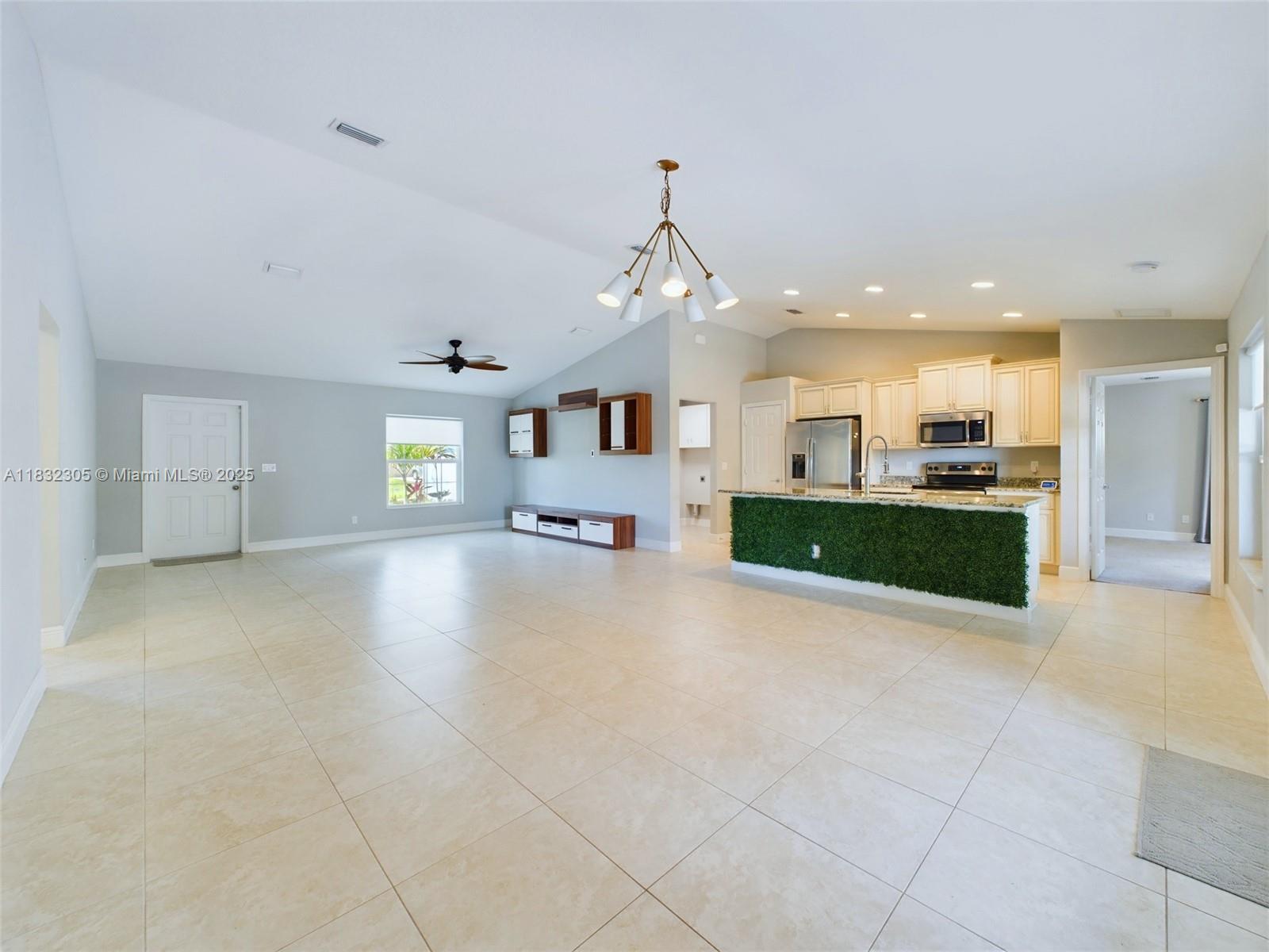 1557 SW Aledo Ln # 1557, Port St. Lucie Unit: 1557