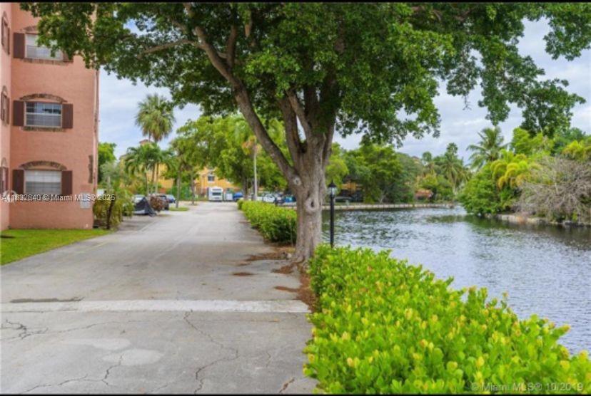 630 Tennis Club Dr # 106