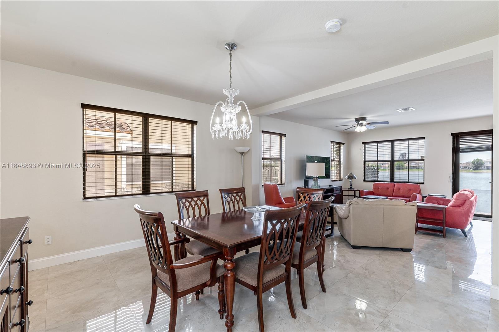 8435 Lakeview Trl