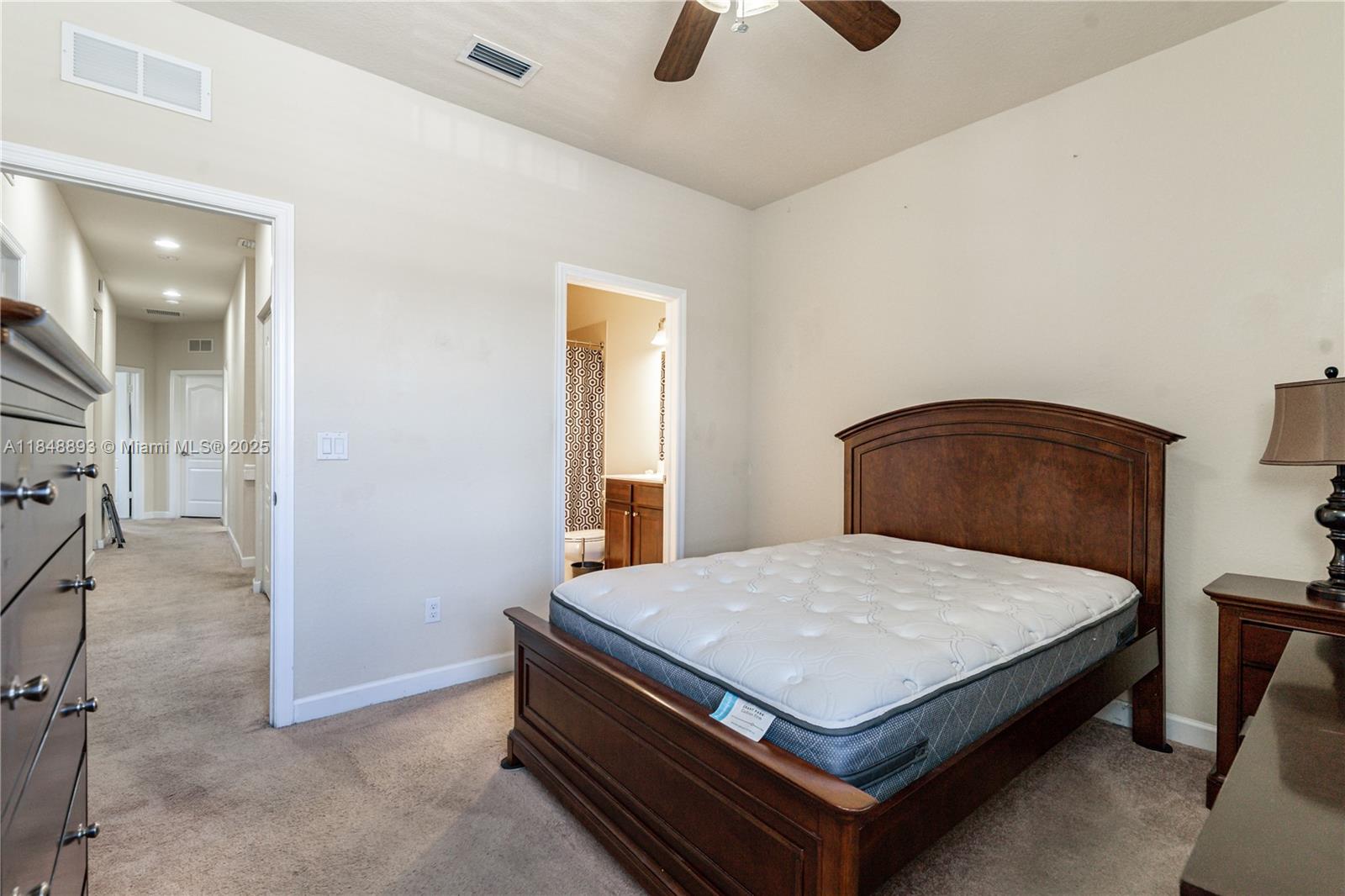 8435 Lakeview Trl
