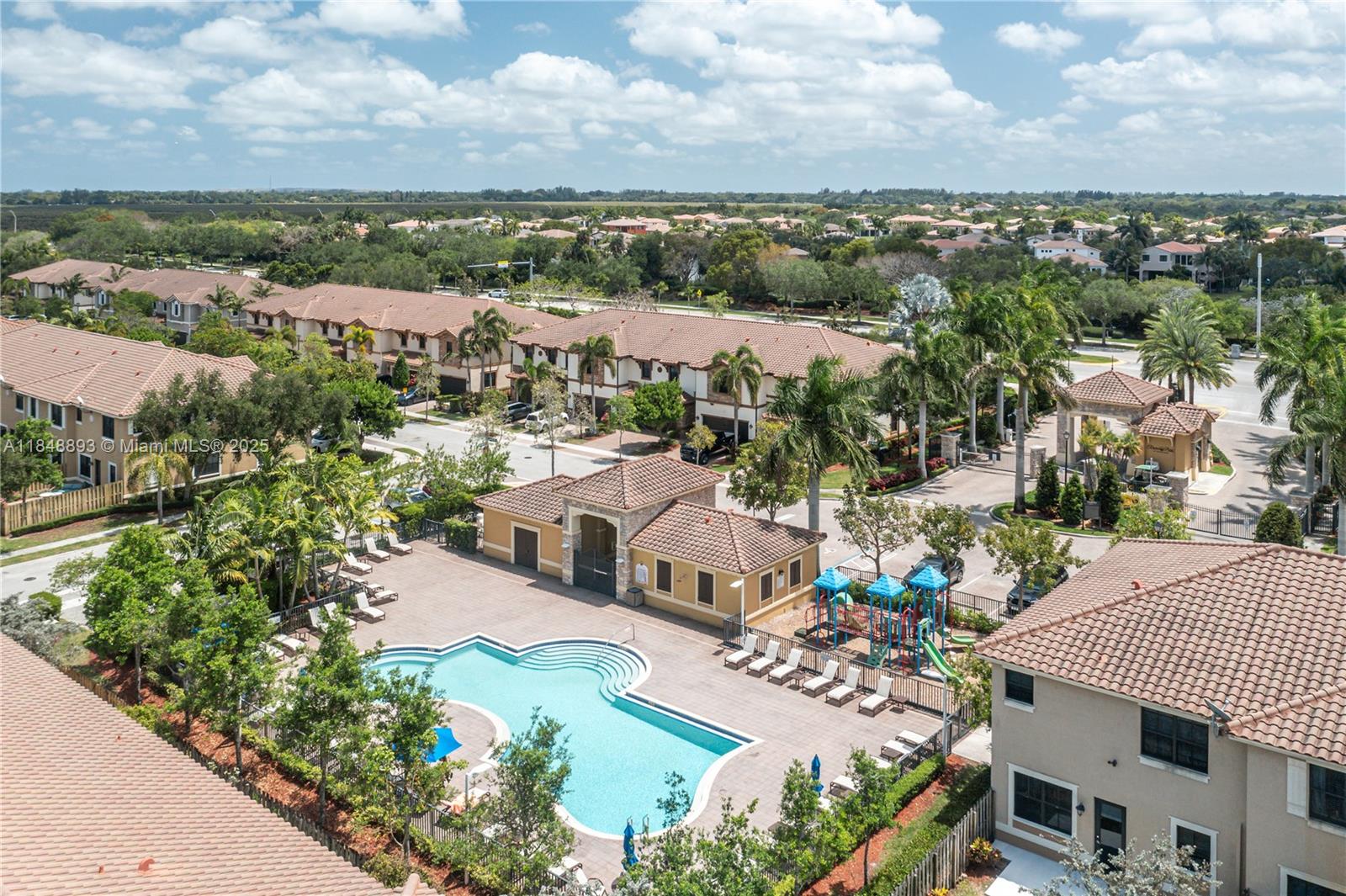 8435 Lakeview Trl