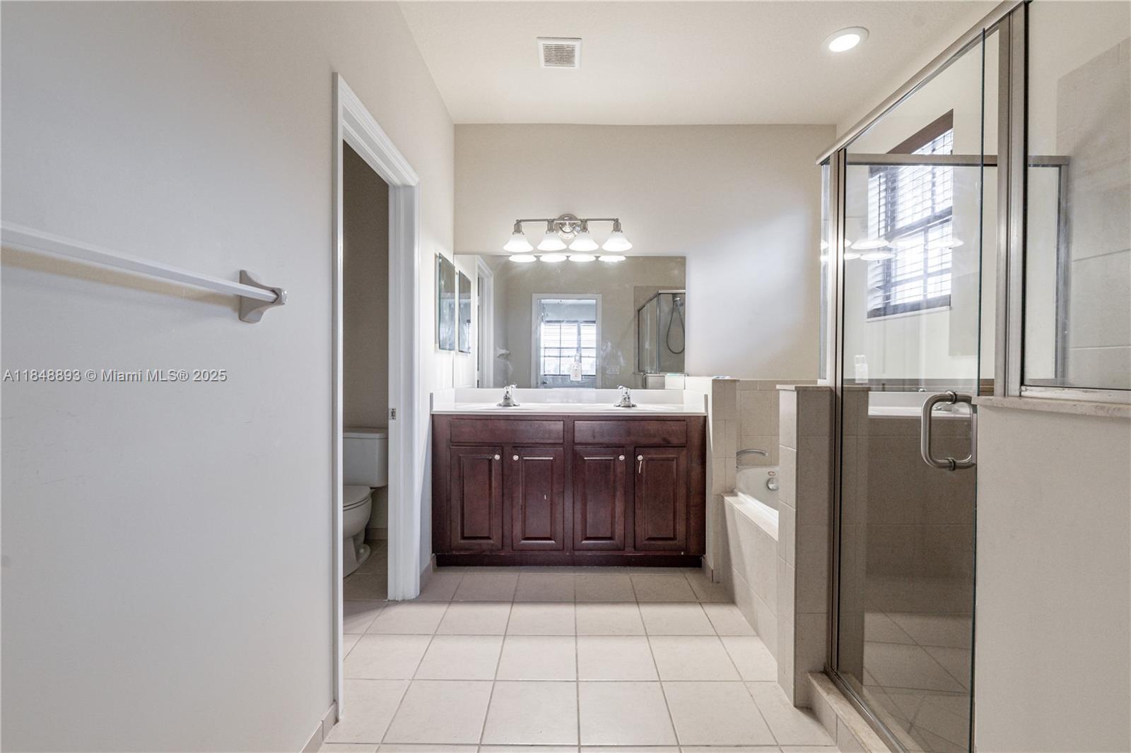 8435 Lakeview Trl