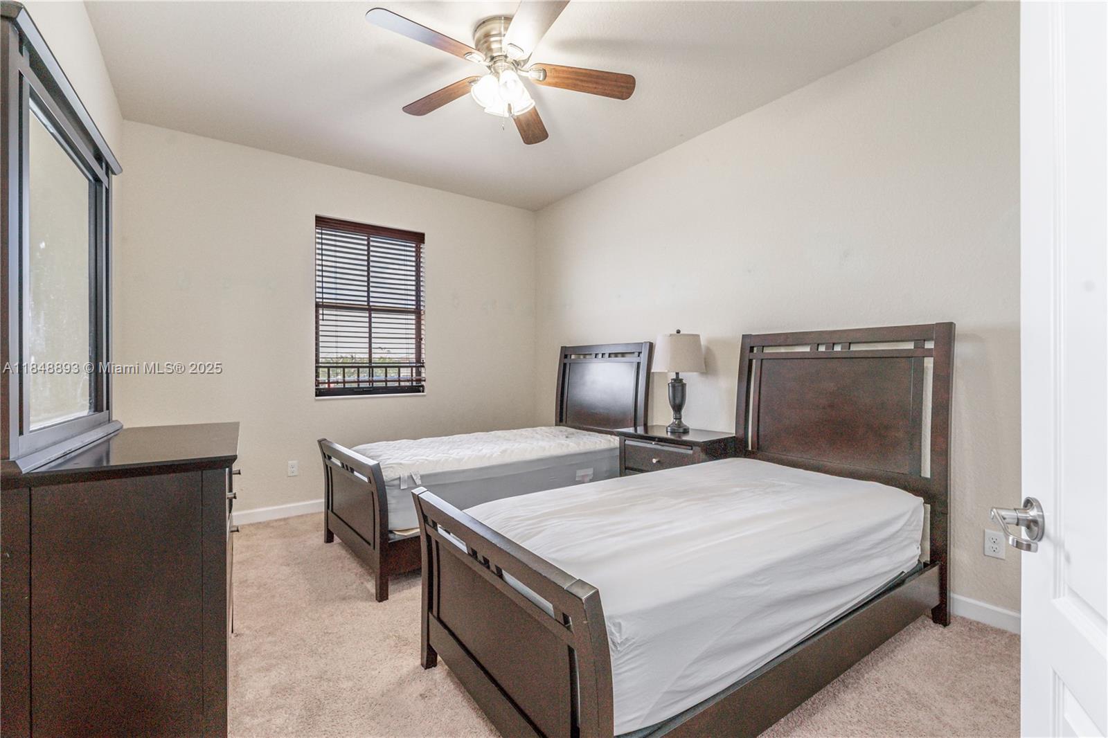 8435 Lakeview Trl