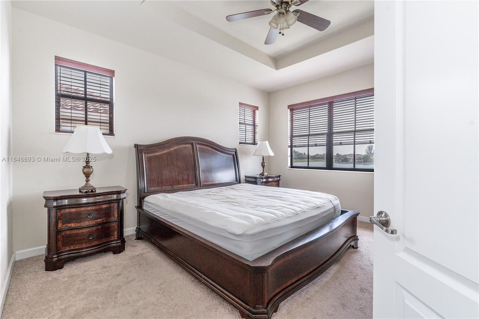 8435 Lakeview Trl