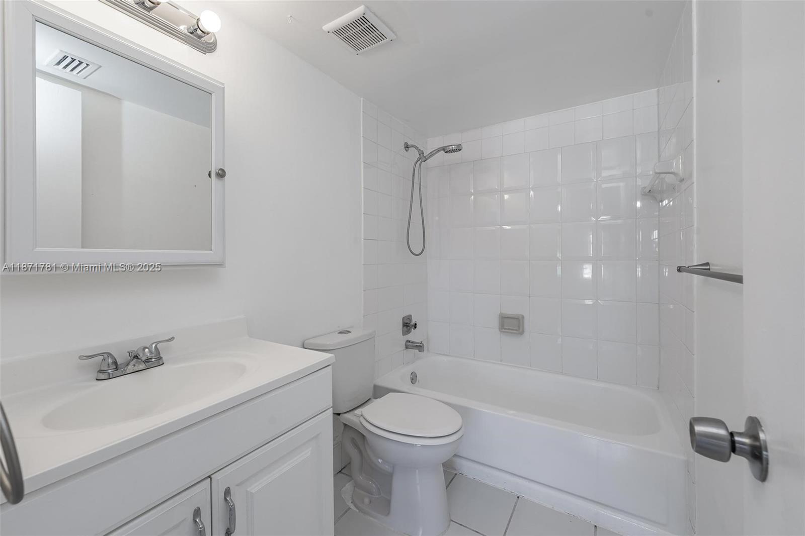 1033 Twin Lakes Dr # D Unit: 27-D