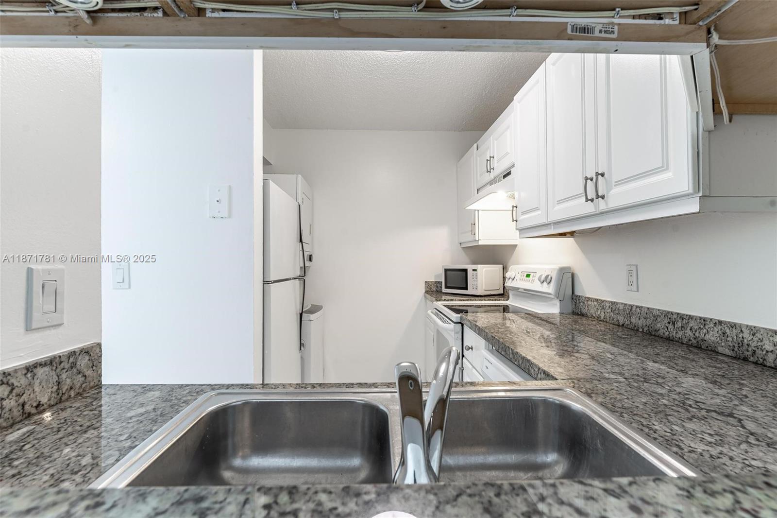 1033 Twin Lakes Dr # D Unit: 27-D