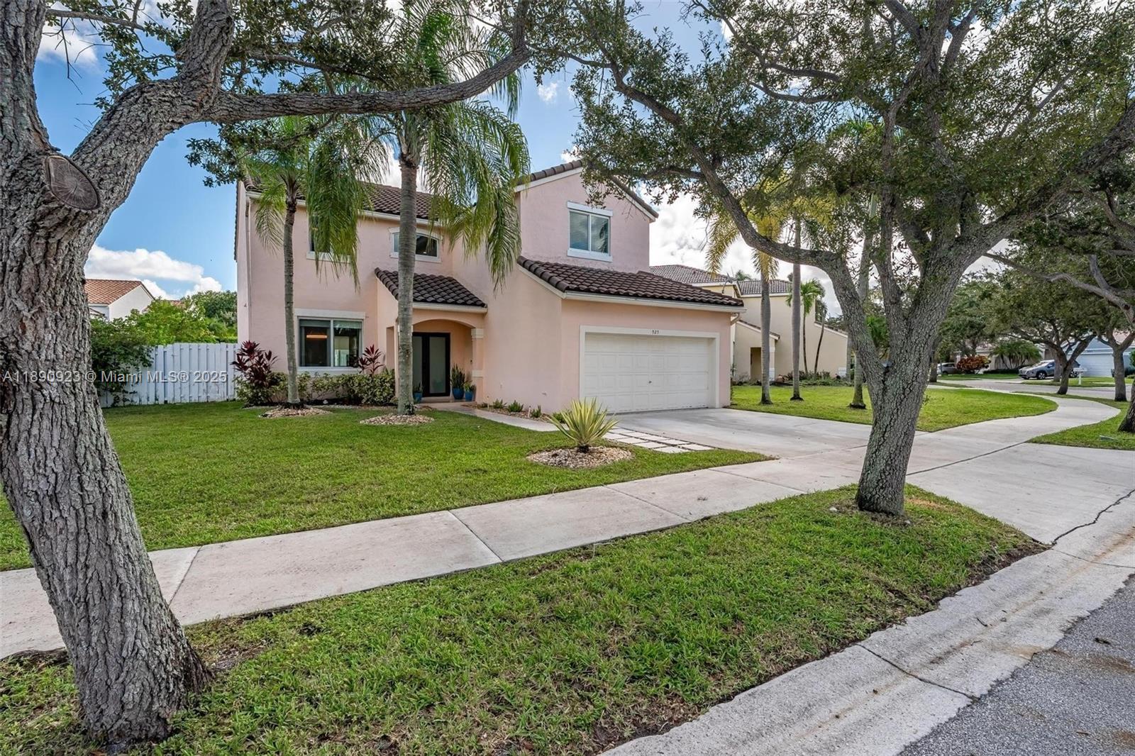 925 Briar Ridge Rd