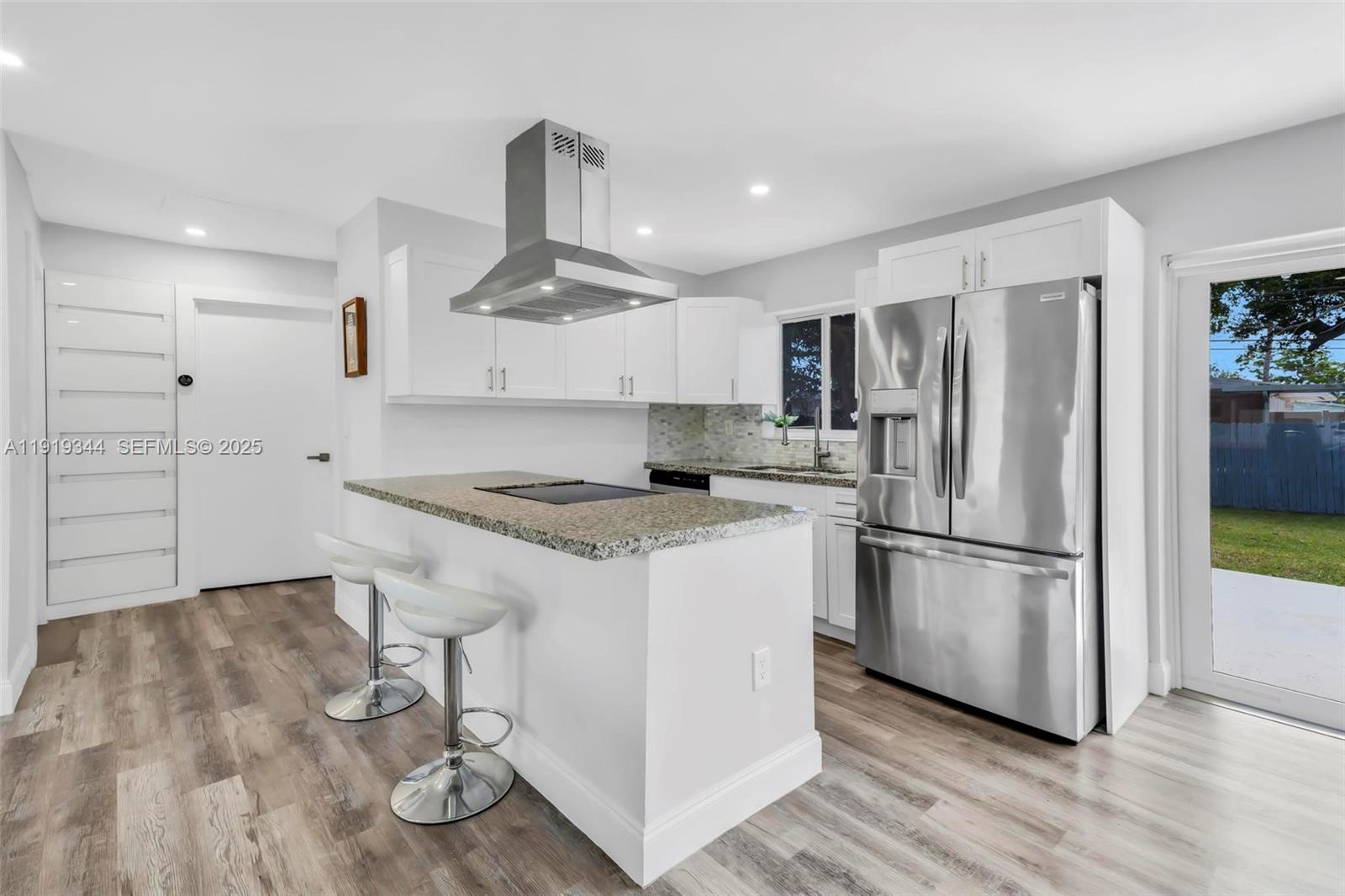 330 N 70th Ave