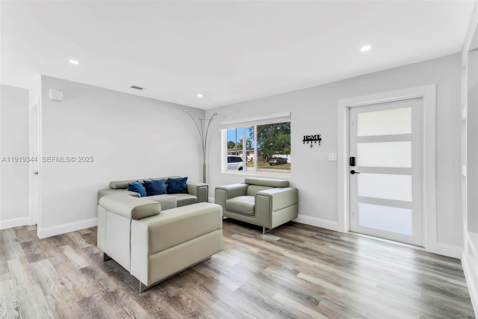 330 N 70th Ave