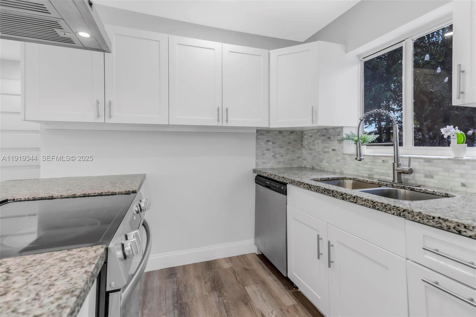 330 N 70th Ave