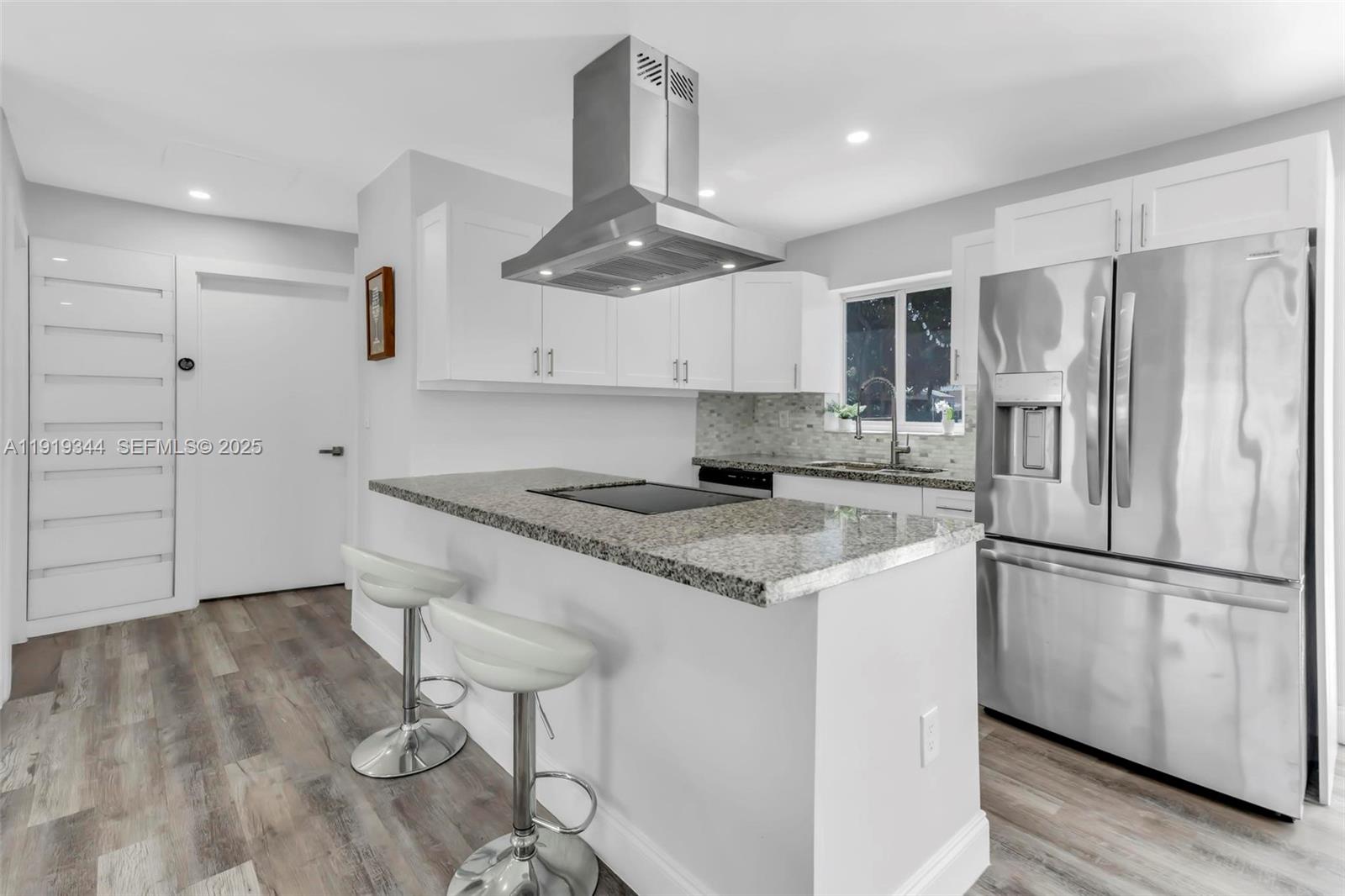 330 N 70th Ave