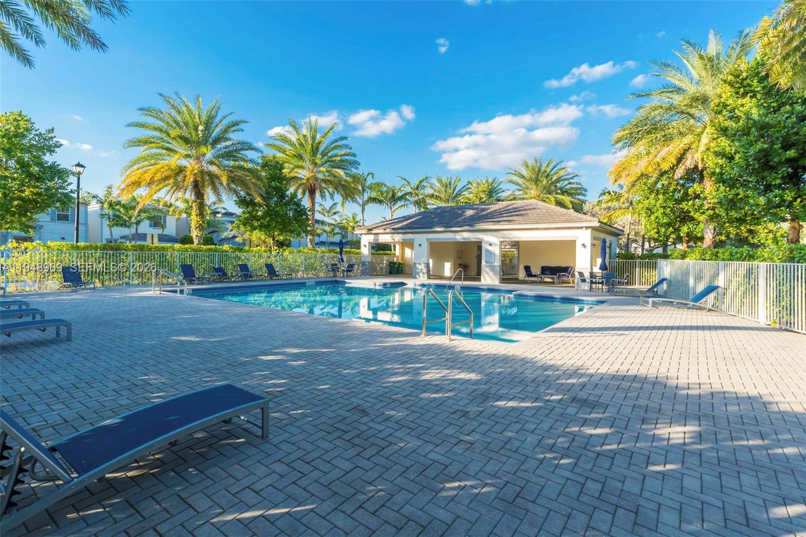 4923 NW 48th Ter