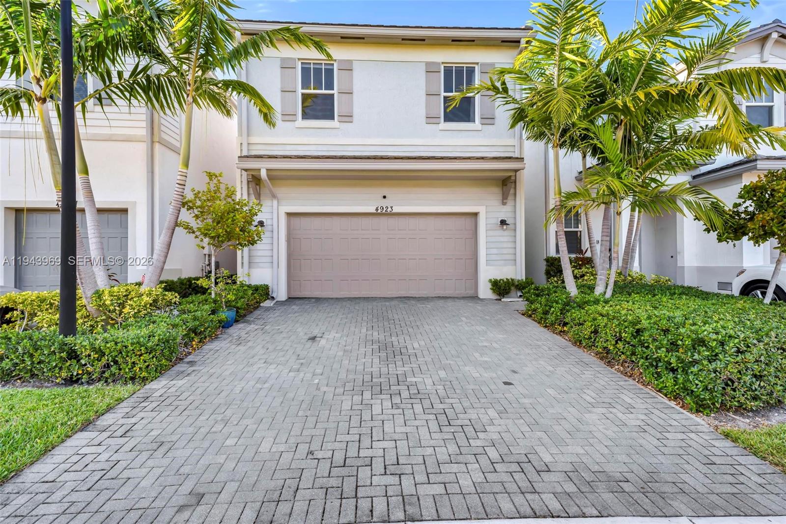 4923 NW 48th Ter