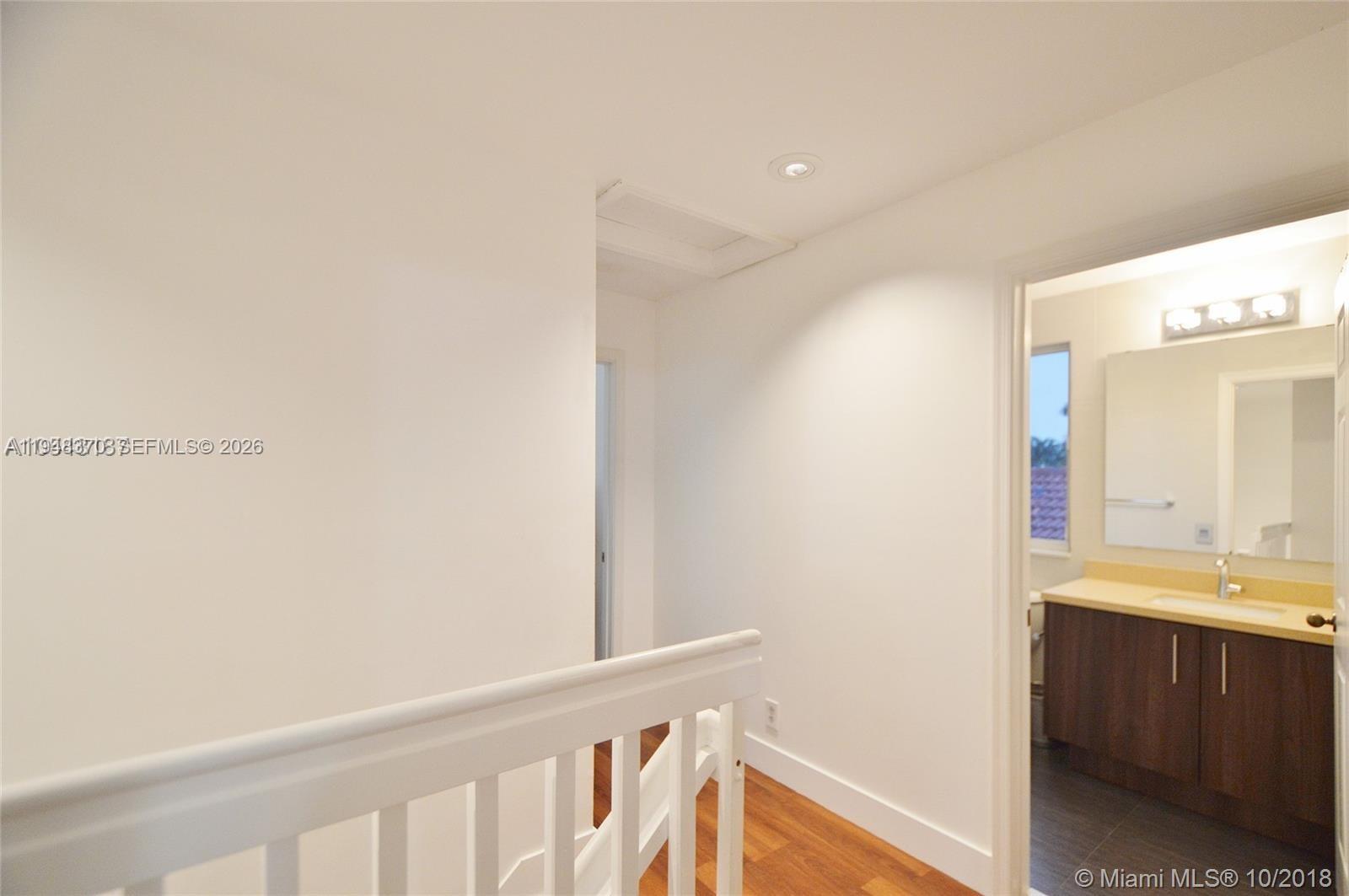 1220 Majesty Ter # 0