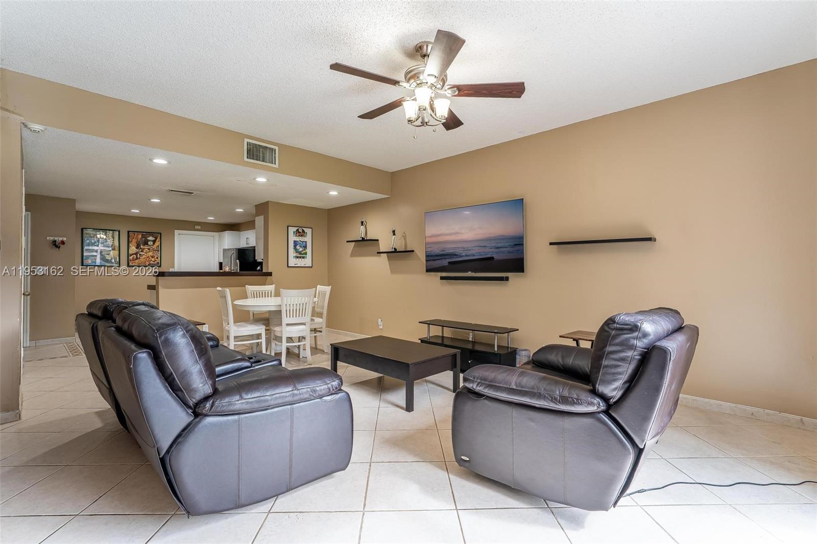 1528 Veracruz Ln # 3 Unit: 4-3
