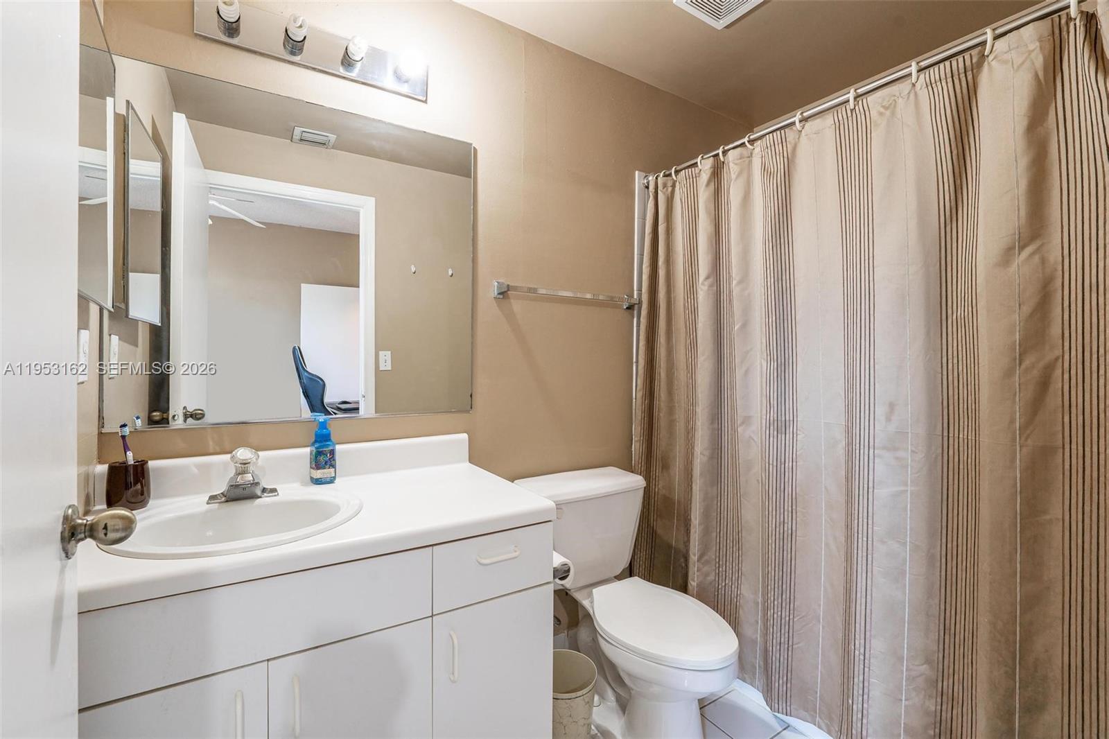 1528 Veracruz Ln # 3 Unit: 4-3
