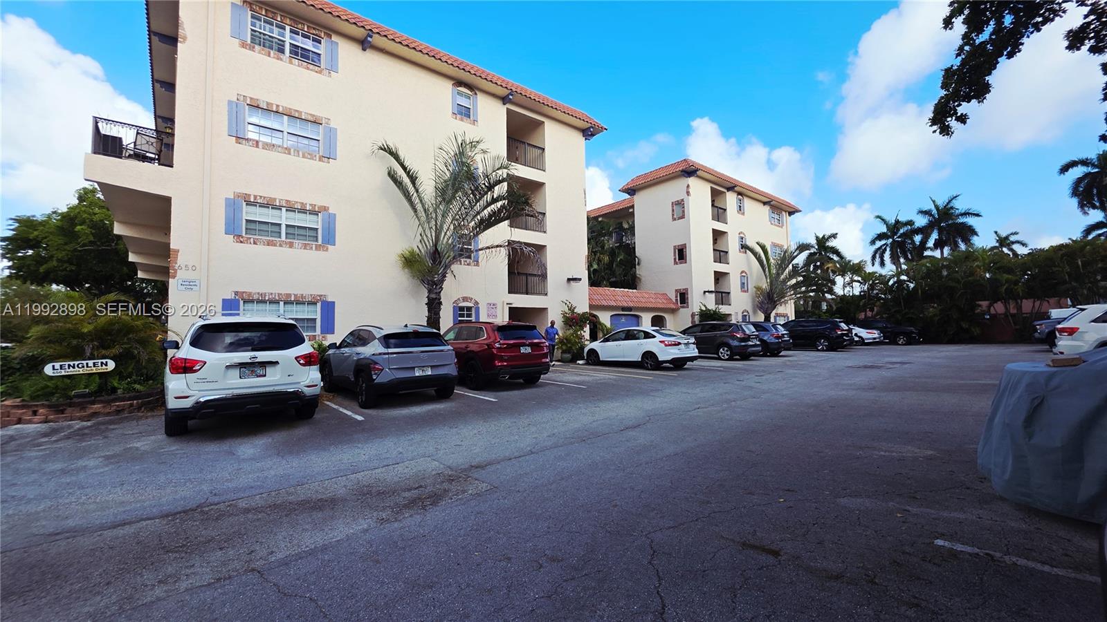 650 Tennis Club Dr # 308