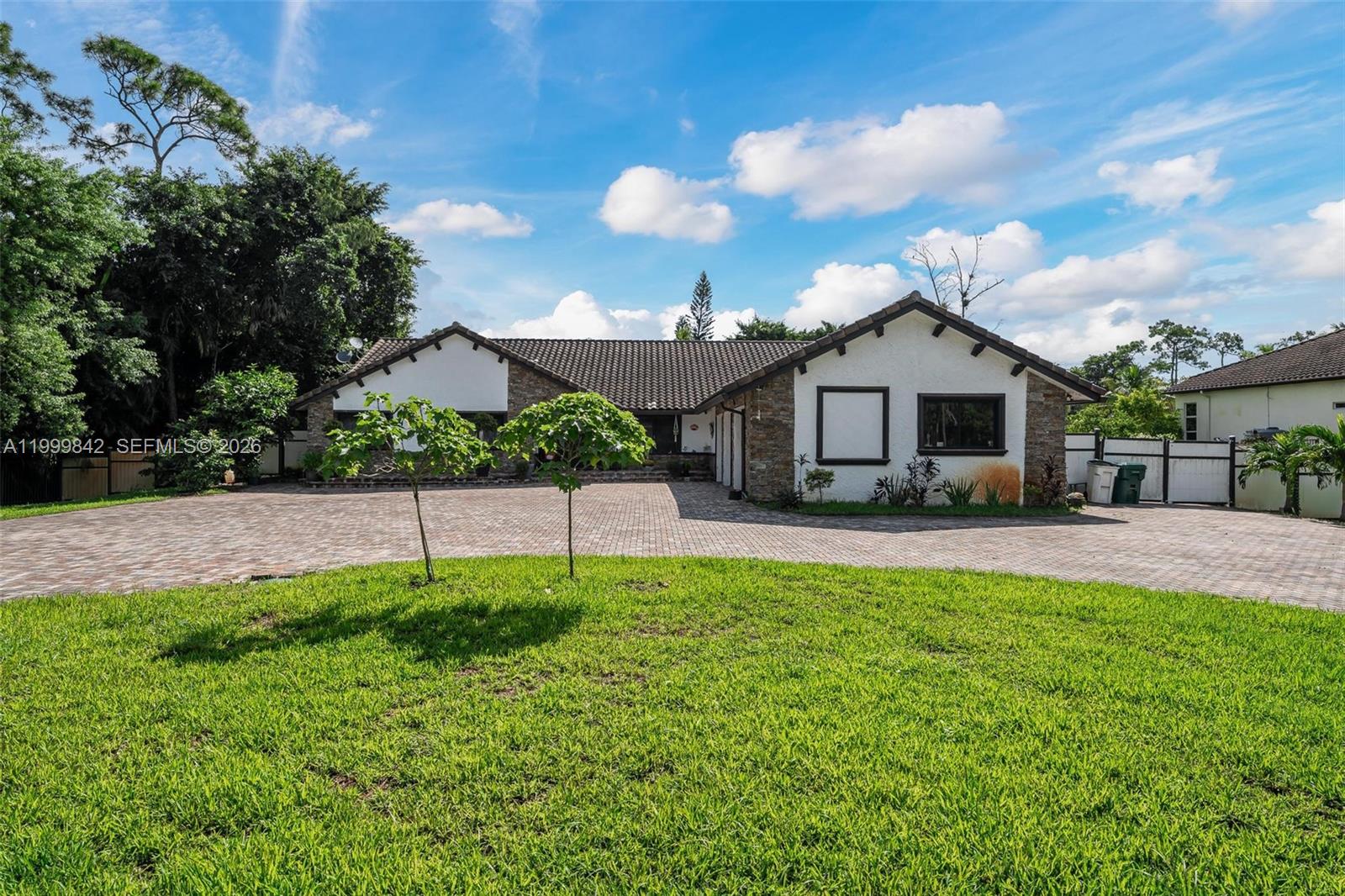 6252 NW 65th Ter