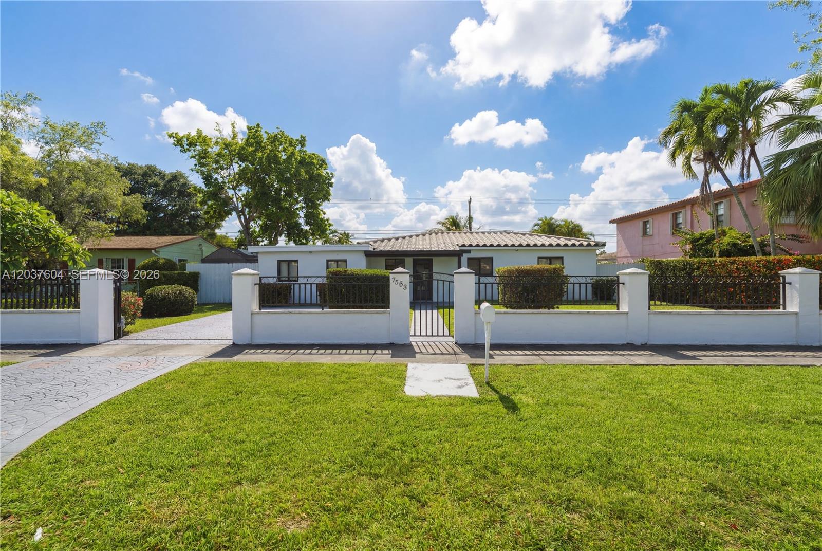 7395 SW 39th St