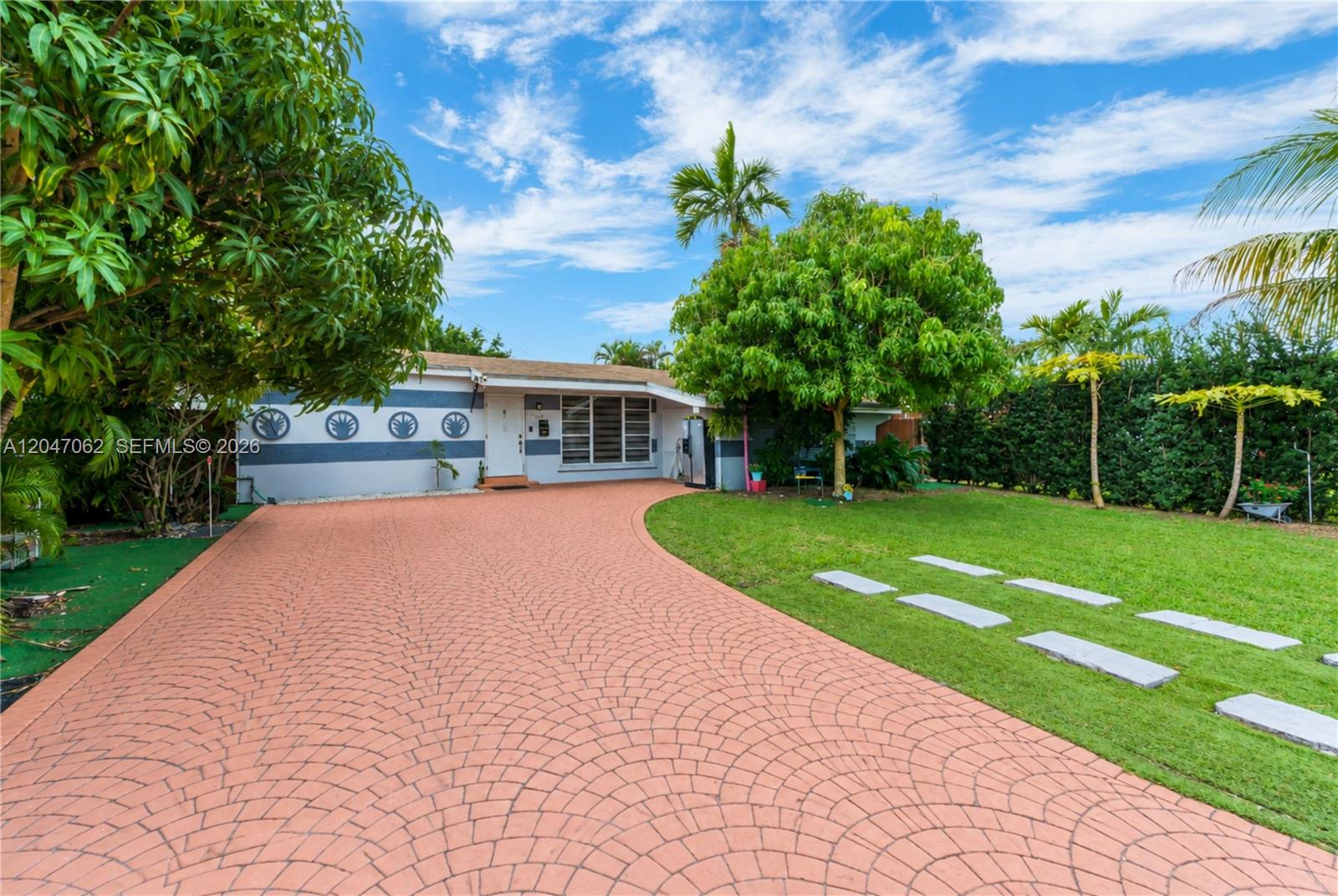 7630 Plantation Blvd