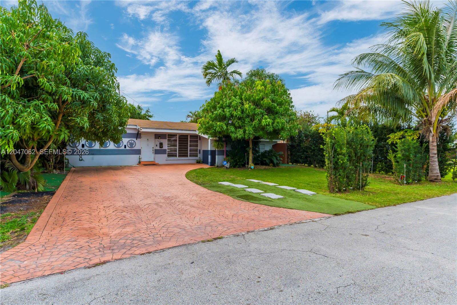 7630 Plantation Blvd
