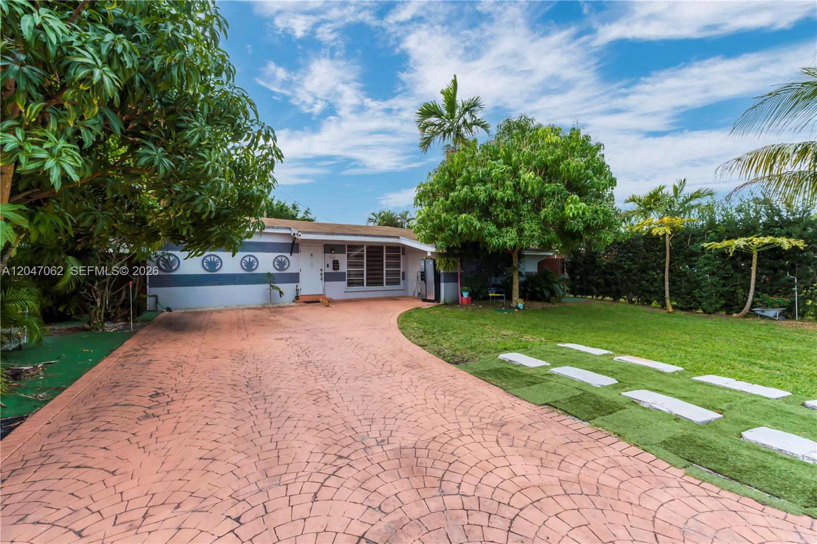 7630 Plantation Blvd