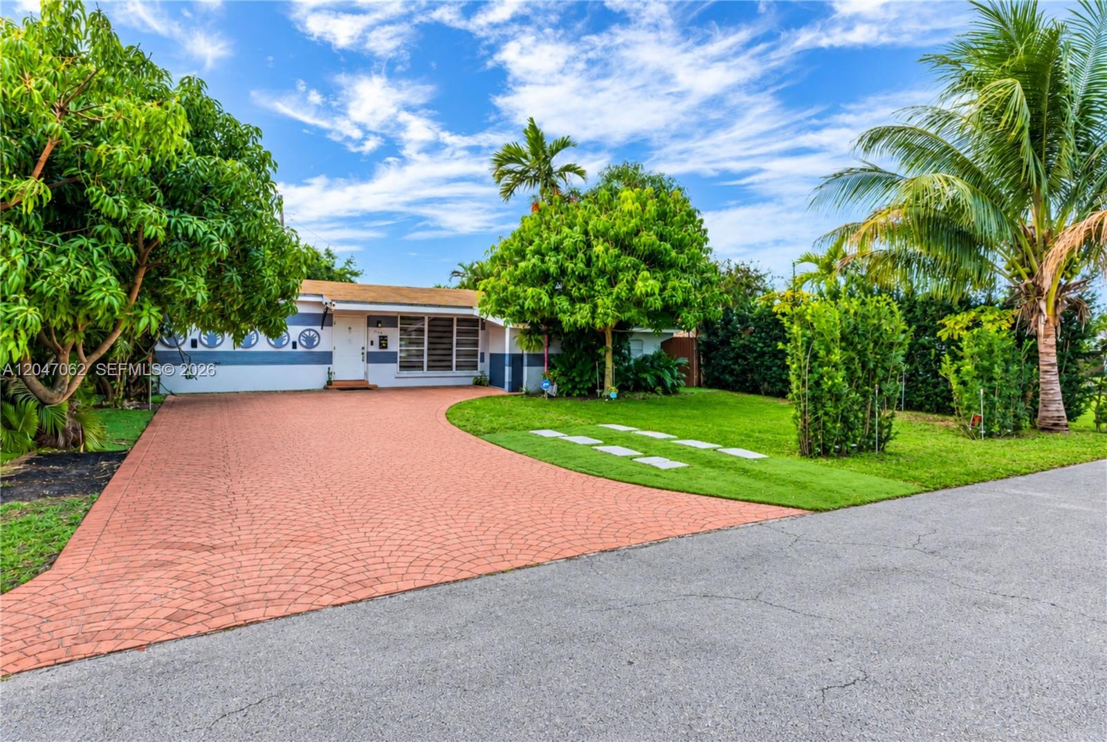 7630 Plantation Blvd