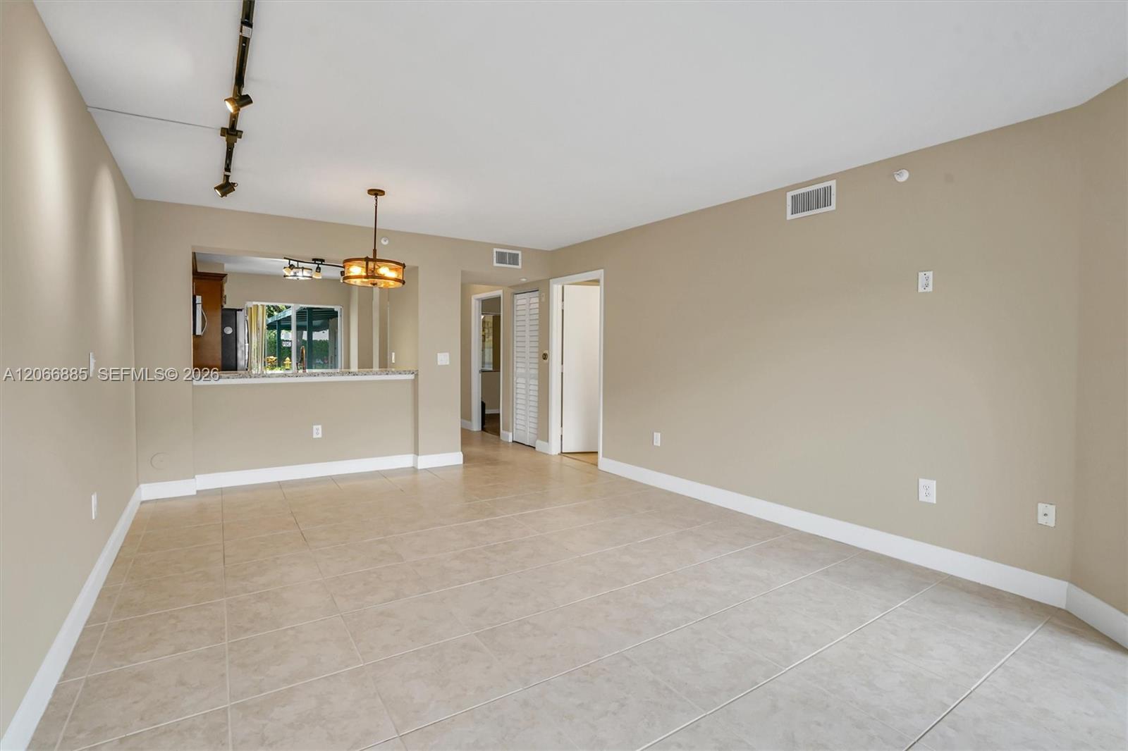 9537 Weldon Cir # I109