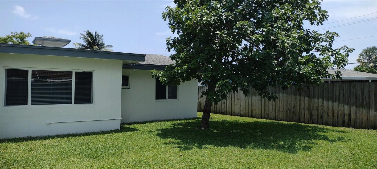 2145 NE 4th Court