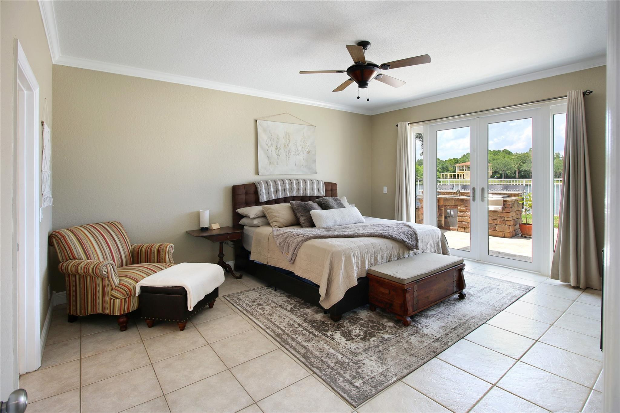 4727 Saint Simon Dr