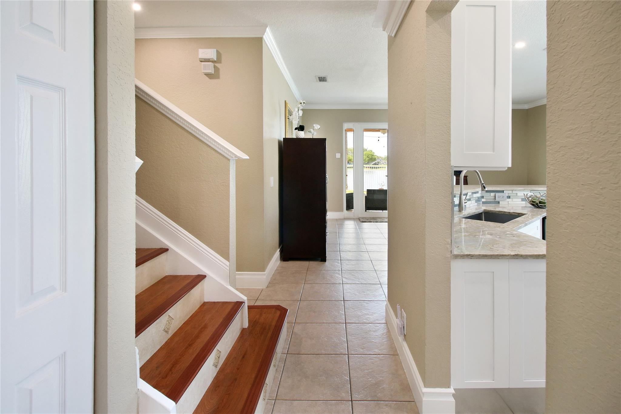 4727 Saint Simon Dr