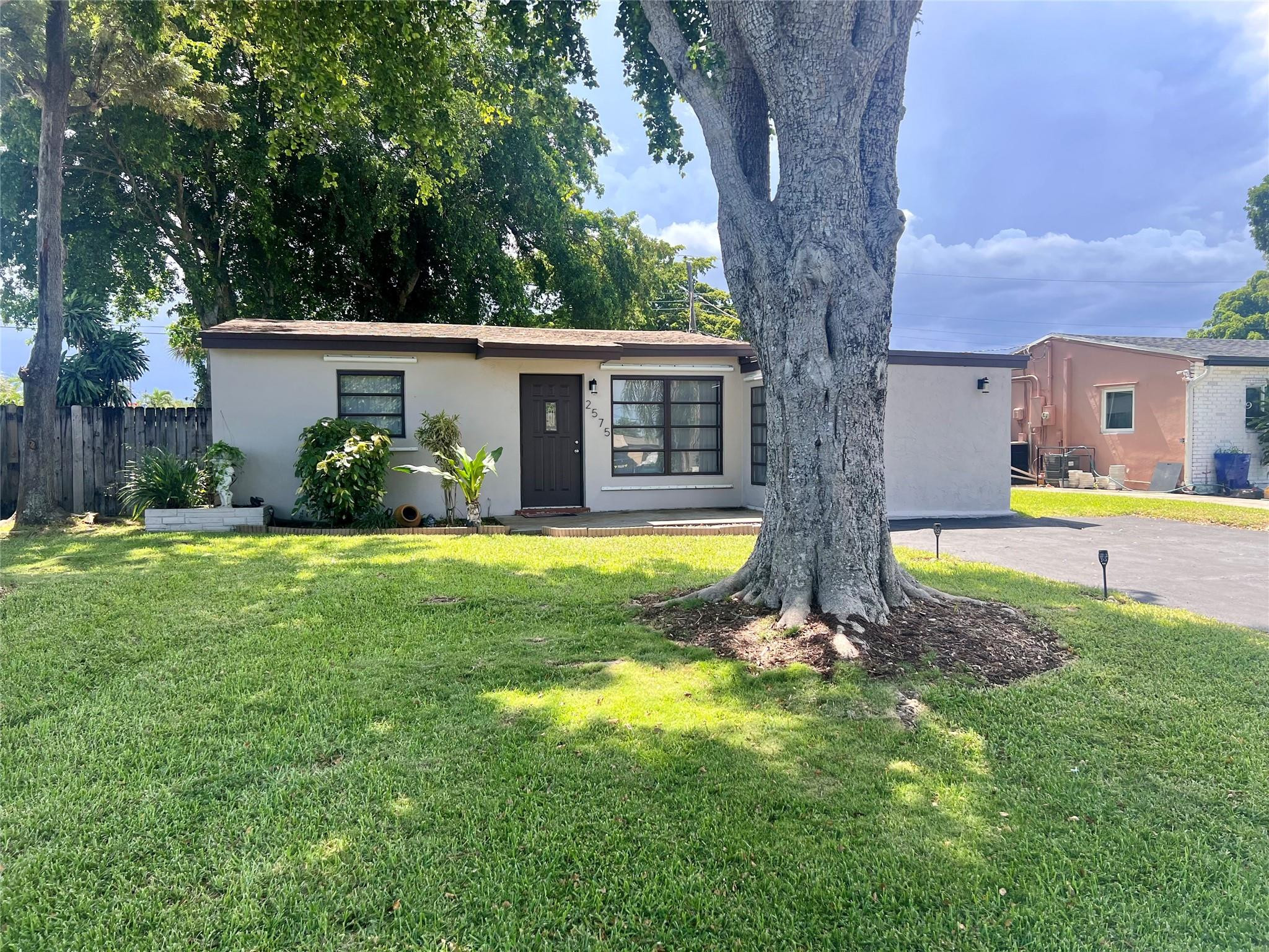 2575 NW 64th Ave
