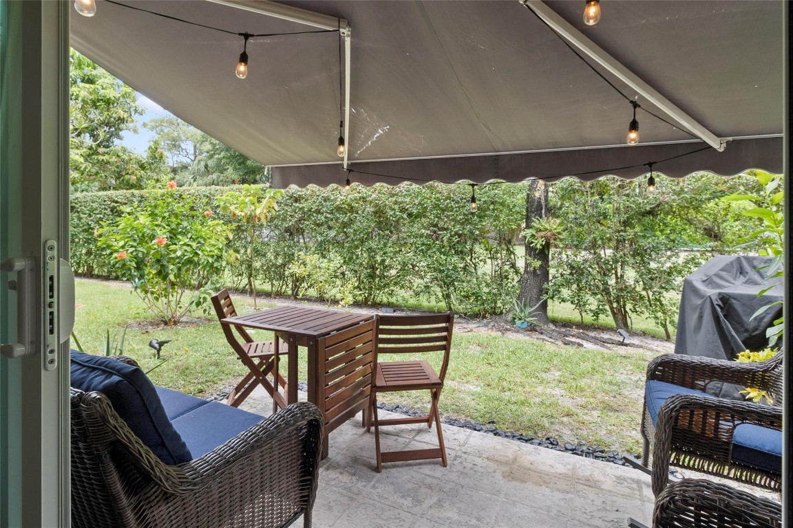 4913 Riverside Dr 204