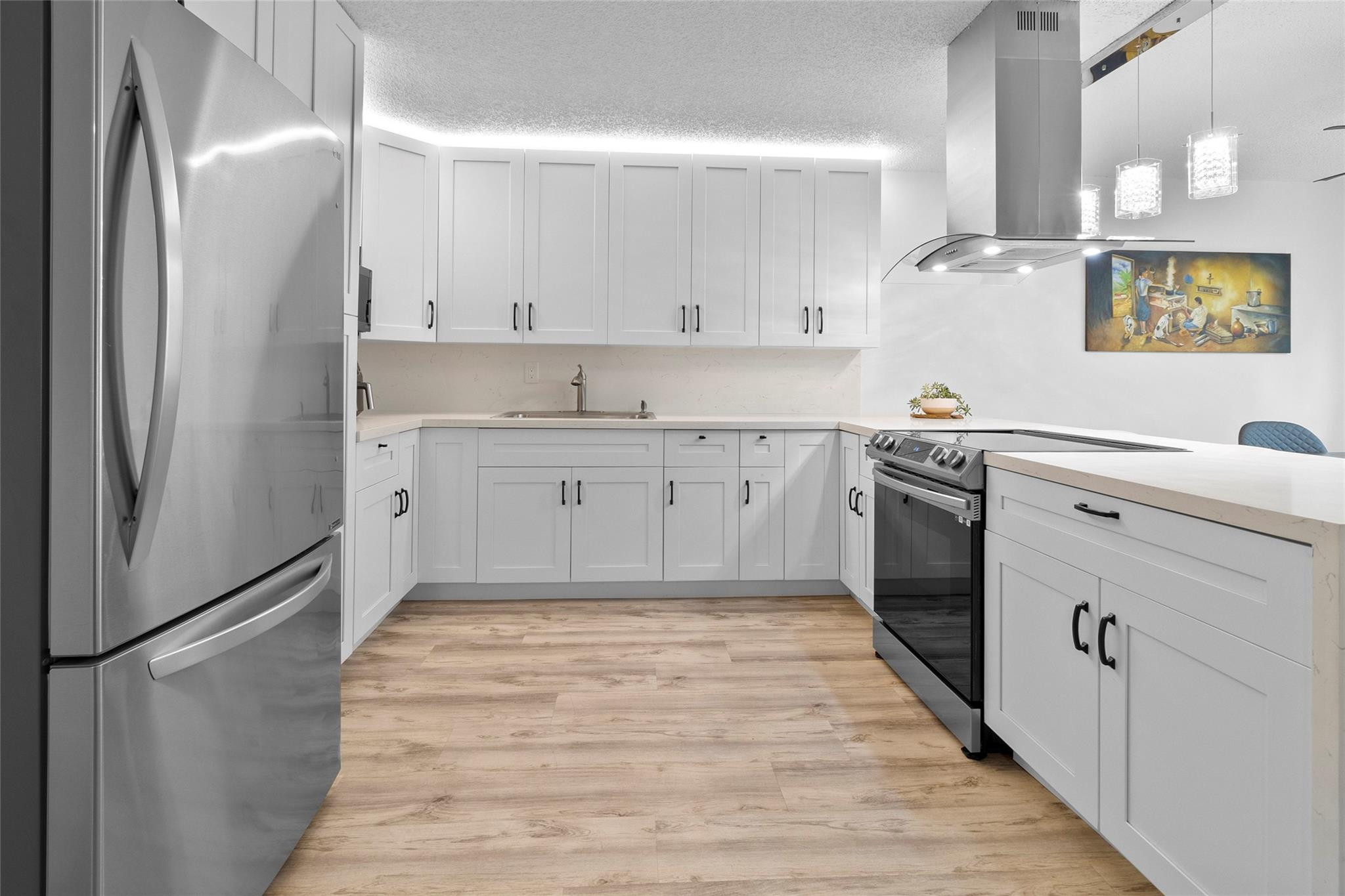 4913 Riverside Dr 204