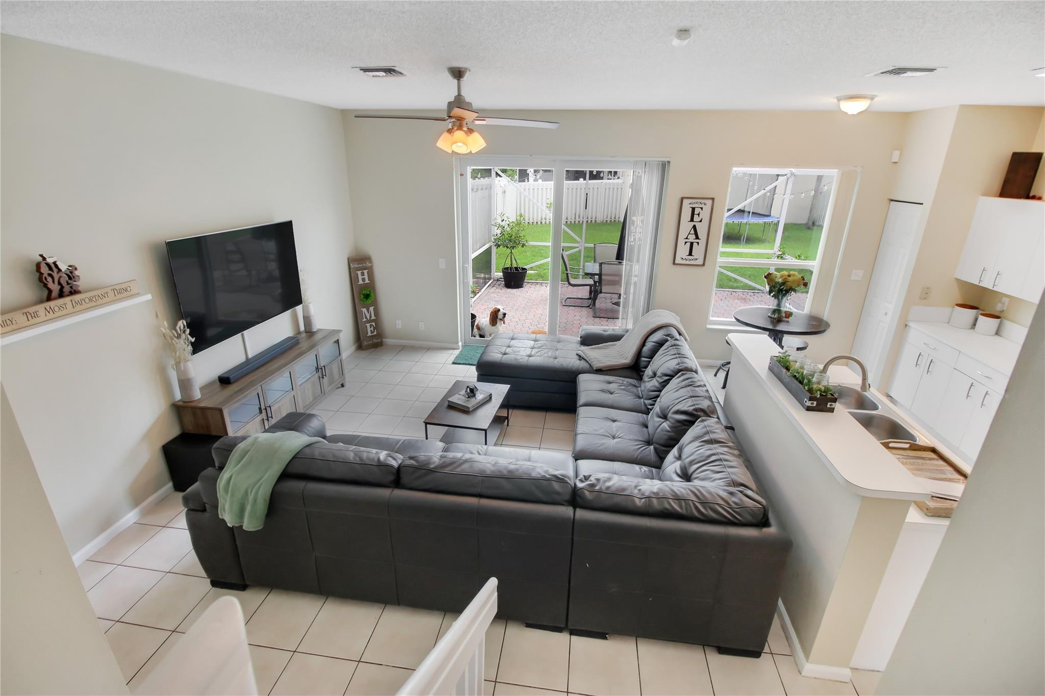 3286 NW 68th Ave