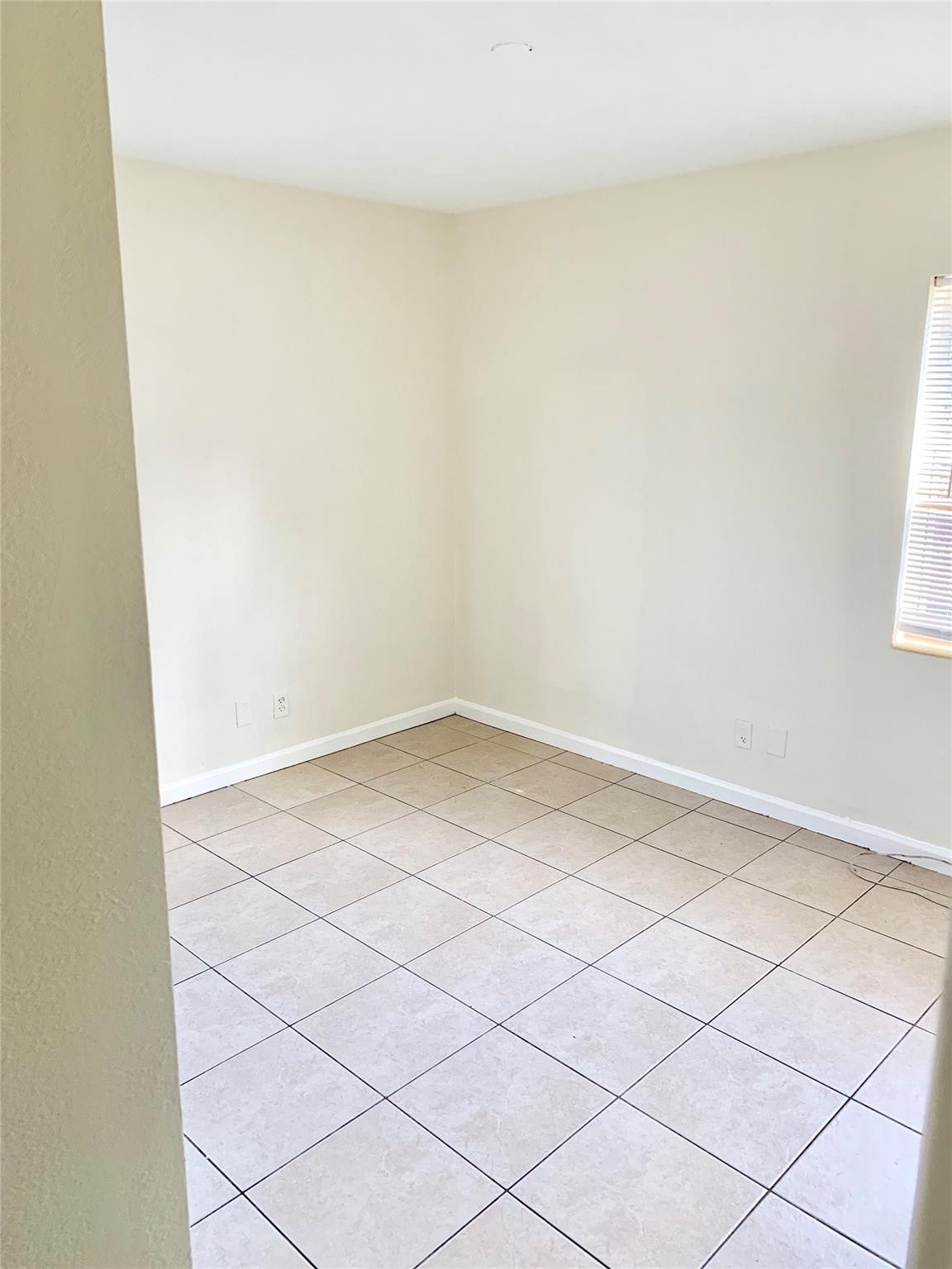 1425 NW 5th Ave