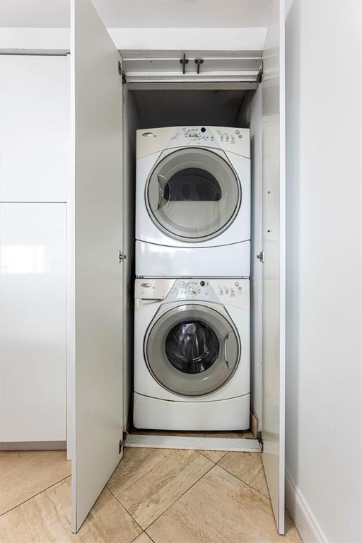 1800 NE 114th St 2301