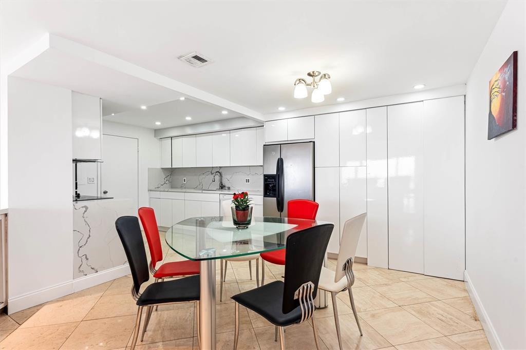 1800 NE 114th St 2301