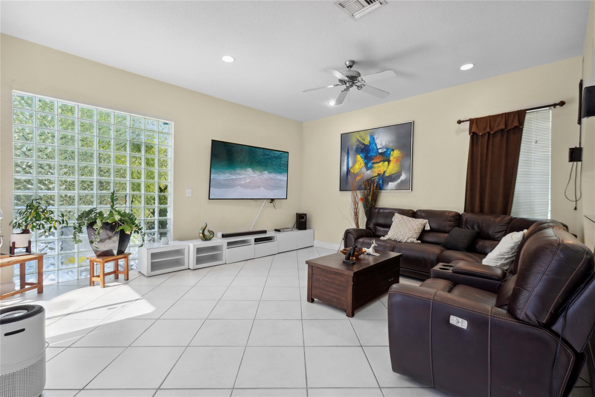 4964 NW 108th Ter