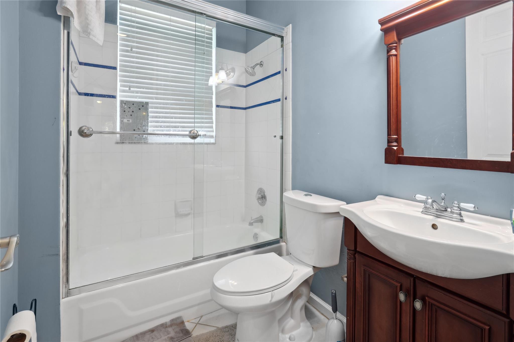 4964 NW 108th Ter